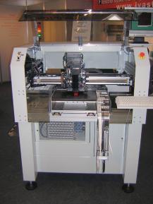 Universeller SMD-Automat