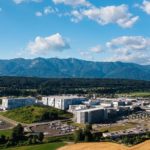 Der_Infineon-Standort_Villach,_Österreich,_mit_der_neuen_High-Tech-Chipfabrik