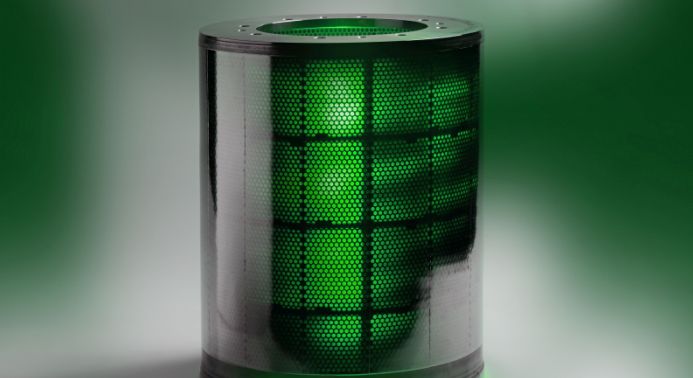 Lasergebohrte Metallfolien filtern Mikroplastik