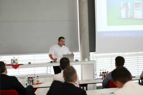 Erfolgreiche Schweizer Technologietage der Hilpert electronics AG bei Rehm Thermal Systems in Blaubeuren