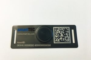 Metalltypenschild mit integrierter RFID-Technologie
